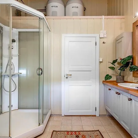 Feriehus 4 Bedroom Stunning In *