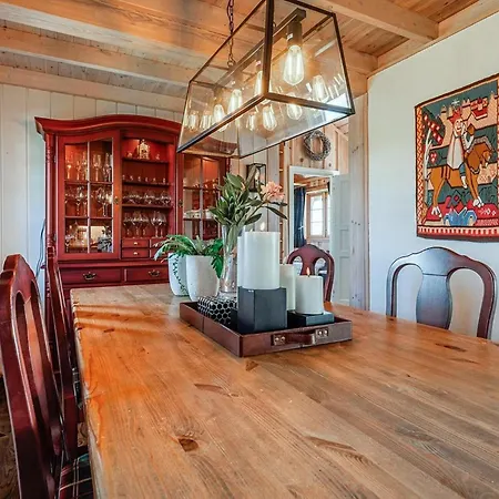 Holiday home 4 Bedroom Stunning In Hemsedal