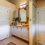 4 Bedroom Stunning In