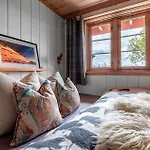 4 Bedroom Stunning In Holiday home