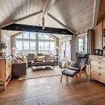 Holiday home 4 Bedroom Stunning In